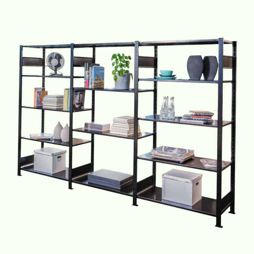 Schwarze FABIO Regalwand mit 300 cm Breite und 200 cm Höhe freigestellt auf hellem Hintergrund