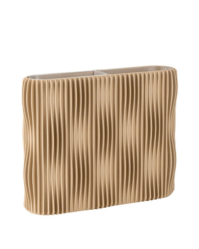 Freigestellte Designvase TWIST in Beige mit strukturierter Oberfläche