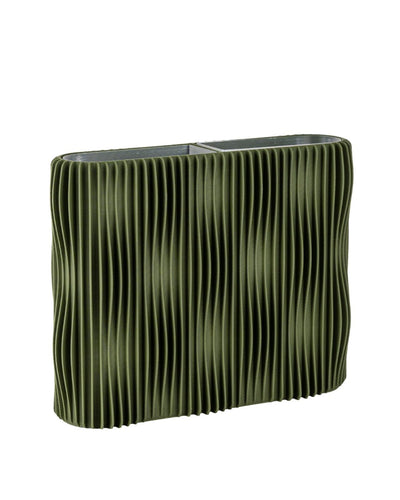 Freigestellte Designvase TWIST in Moosgrün mit strukturierter Oberfläche